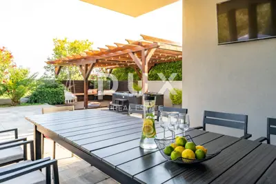 Vila 330 m², Medulin - bazen i pogled na more - 13