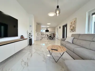 Prizemnica 150 m², Donja Jagodnja - bazen i garaža - 8