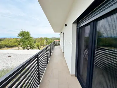 Prizemnica 150 m², Donja Jagodnja - bazen i garaža - 20