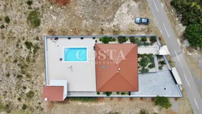 Prizemnica 150 m², Donja Jagodnja - bazen i garaža
