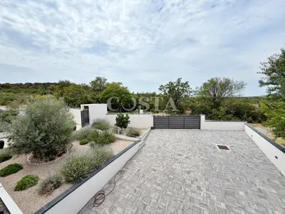 Prizemnica 150 m², Donja Jagodnja - bazen i garaža - 21
