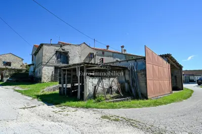 Haus zum Kauf in Buje, 220 m² - 2