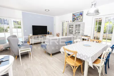 Haus zum Kauf in Murter, 148 m² - 10