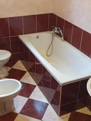 Kuća u Novalji, 9 stambenih jedinica i novi krov - 17