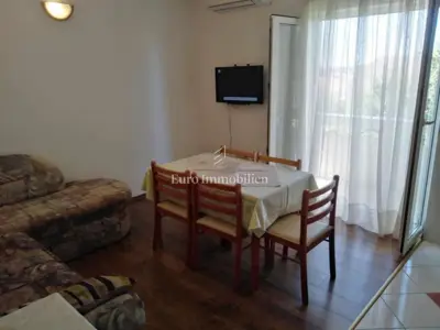 Kuća u Novalji, 9 stambenih jedinica i novi krov - 10