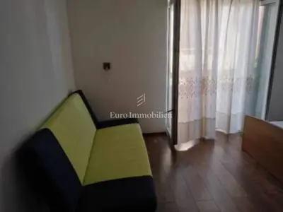 Kuća u Novalji, 9 stambenih jedinica i novi krov - 7