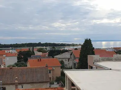 Kuća u Novalji, 9 stambenih jedinica i novi krov - 19