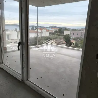 Penthouse 89 m², Vodice - pogled na more i terasa 21 m² - 15