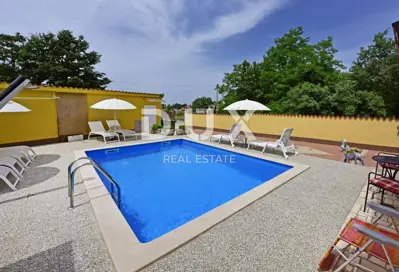 Apartmenthaus 280 m², Poreč - Pool und Sommerküche - 6