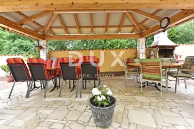 Apartmenthaus 280 m², Poreč - Pool und Sommerküche - 5