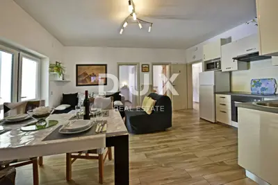 Apartmenthaus 280 m², Poreč - Pool und Sommerküche - 8