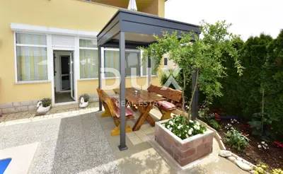 Apartmenthaus 280 m², Poreč - Pool und Sommerküche - 18