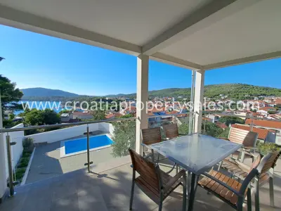 Vila s bazenom, Šibenik - panoramski pogled na more