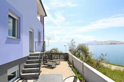 House 247 m², Baška - first row to the sea - 8