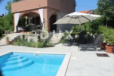 Villa 115 m², Umgebung von Malinska - Privatpool und Garten