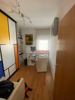 Potpuno namješten suvremen 4S stan + dvije garaže + spremište, 110 m², - 11