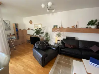 Potpuno namješten suvremen 4S stan + dvije garaže + spremište, 110 m², - 2