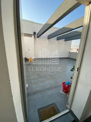 Potpuno namješten suvremen 4S stan + dvije garaže + spremište, 110 m², - 18