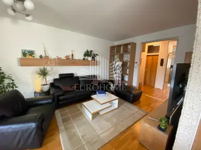 Fully furnished contemporary 4-room apartment + two garages + storage room, 110 m²,