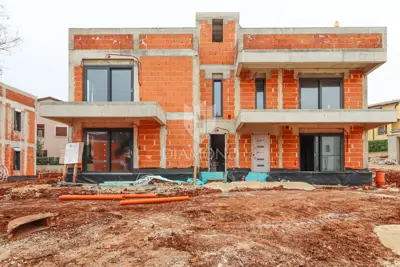 Apartment 108 m², Poreč - garden 144 m² and 2 parking spaces - 2