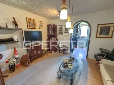 House 120 m², Brežane Lekeničke - landscaped estate - 9
