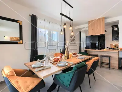 Villa 202 m², Vodnjan - quiet location near the center - 8