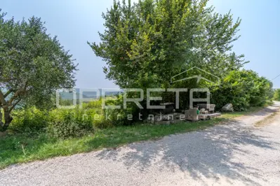 Građevinsko zemljište 2.000 m², Krasica - panoramski pogled na more - 2