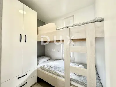 Floating apartment 84 m², Novigrad - roof terrace and jacuzzi - 10