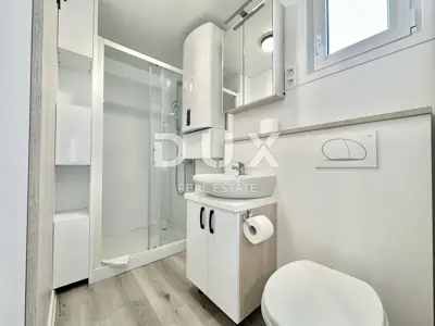Floating apartment 84 m², Novigrad - roof terrace and jacuzzi - 9