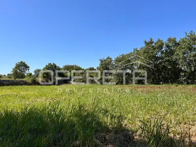 Građevinsko zemljište 4.375 m², Marići - dva pristupa - 2