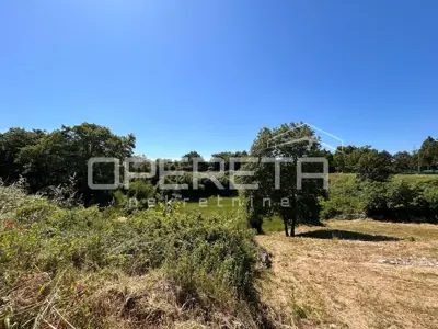 Građevinsko zemljište 4.375 m², Marići - dva pristupa - 5