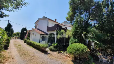 Apartmenthaus 192 m², Linardići na Krku, teilweiser Meerblick - 2