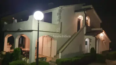 Apartmenthaus 192 m², Linardići na Krku, teilweiser Meerblick - 5