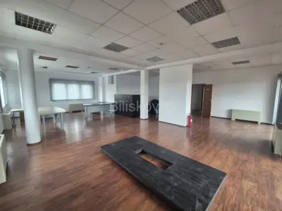 Gewerbefläche 105 m², Lučko, gesicherter Parkplatz - 2
