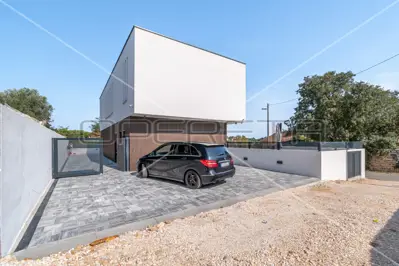House for sale in Rovinjsko Selo, 178 m² - 17
