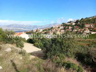 Zemljište, Brač, 1 200 m², 270 000 €