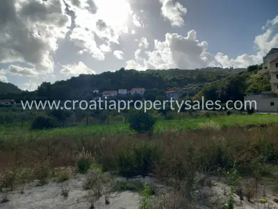 Zemljište, Brač, 1 200 m², 270 000 € - 2