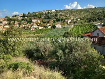 Zemljište, Brač, 1 200 m², 270 000 € - 3