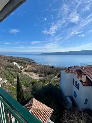 Kuća s panoramskim pogledom na more, Plomin