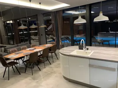 Kuća 328 m², Ližnjan - infinity bazen i vrt - 11