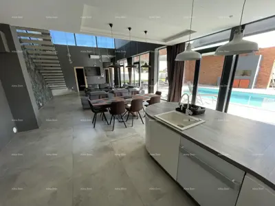 Kuća 328 m², Ližnjan - infinity bazen i vrt - 10