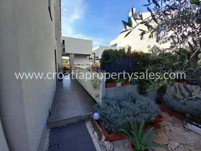 Stan 80 m², Otok Brač - 2 spavaće sobe i 2 kupaonice - 12