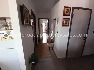 Stan 80 m², Otok Brač - 2 spavaće sobe i 2 kupaonice - 3
