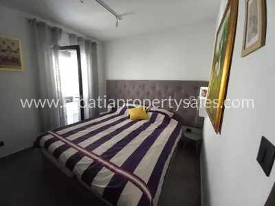 Stan 80 m², Otok Brač - 2 spavaće sobe i 2 kupaonice - 4