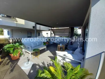 Stan 80 m², Otok Brač - 2 spavaće sobe i 2 kupaonice - 13
