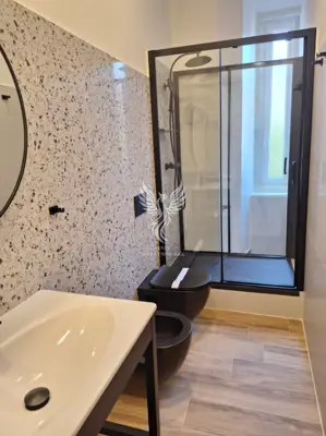 Rijeka, center, excellent 2-bedroom + living room apartment - 10