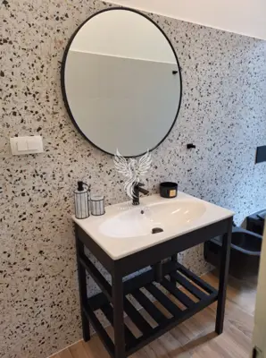 Rijeka, center, excellent 2-bedroom + living room apartment - 9