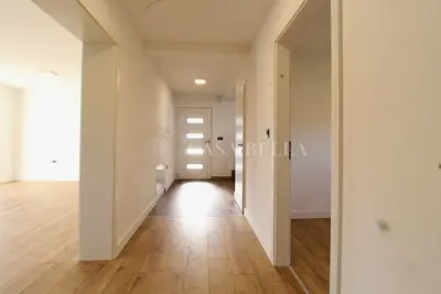 Haus zum Kauf in Novi Marof, 230 m²