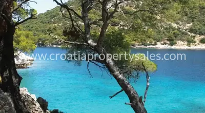 Building plot 640 m², Lastovo - 60 m from the sea