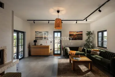 Vila 273 m², Kunj, Raša - pogled na Učku i grijani bazen - 14